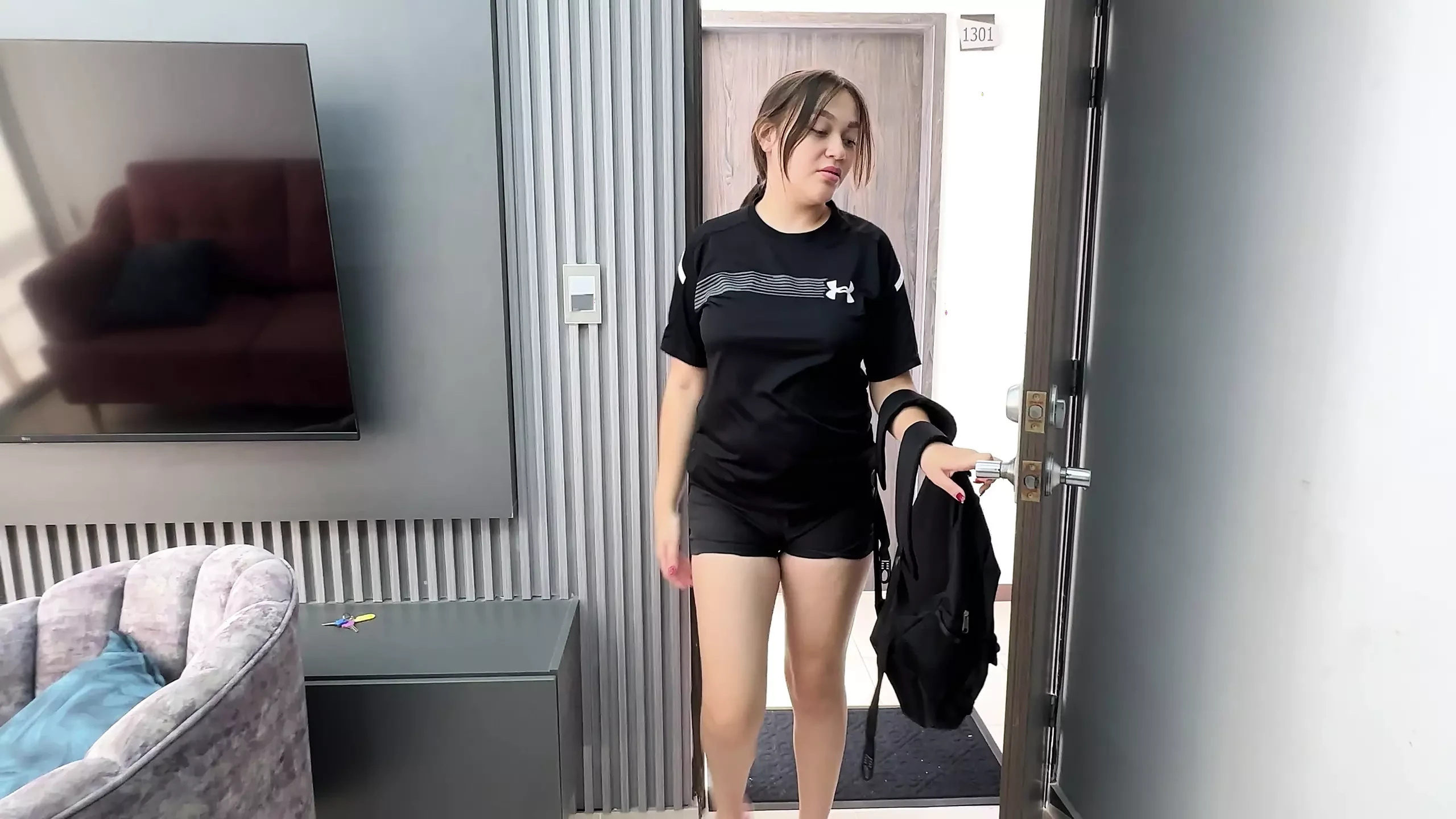 My Rich and Big Ass Stepsister Her Inside Her Closet, Gets Horny and I End up Sticking My Huge Penis in Her