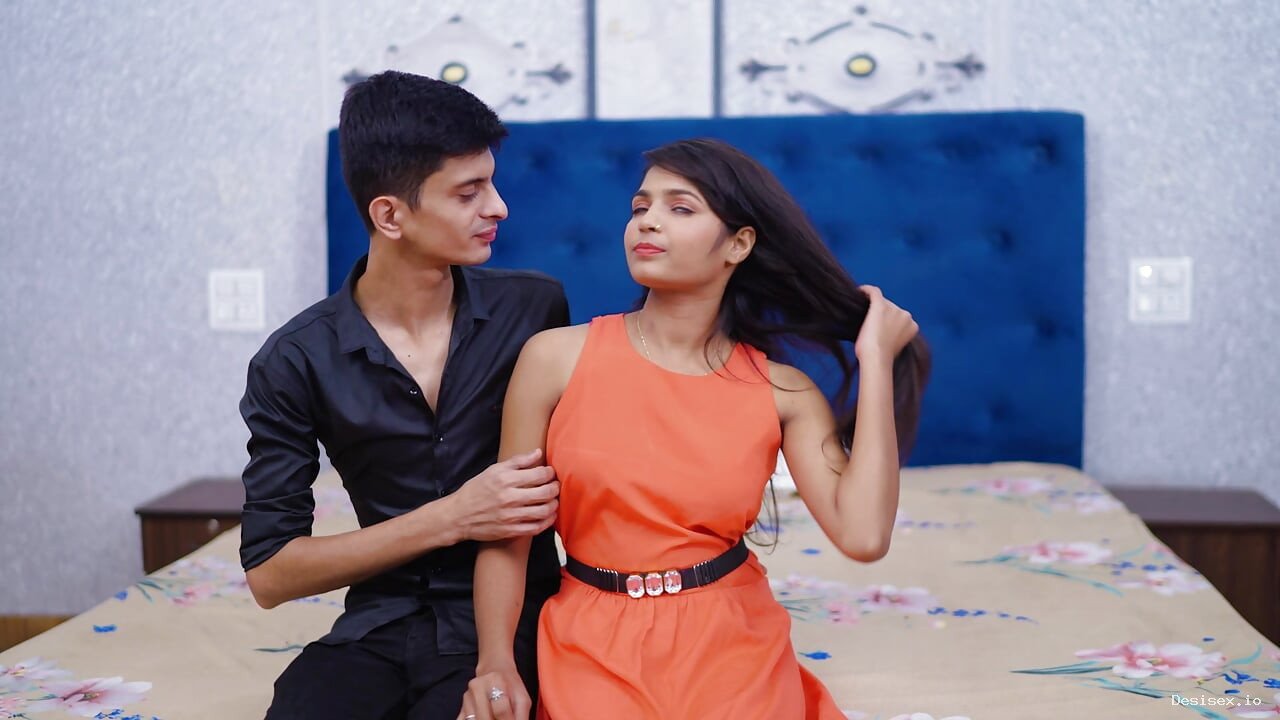 18 years Old Couple First Time Sex When They Alone at Home Hardcore & Hardfuckig Sex,UncutPlus