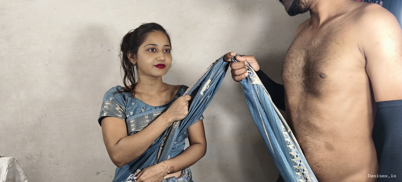 18 Years young Neighbor's Girl Was Alone At Home Boy fuck And Started Having Sex With Hindi Audio,Dogimaster