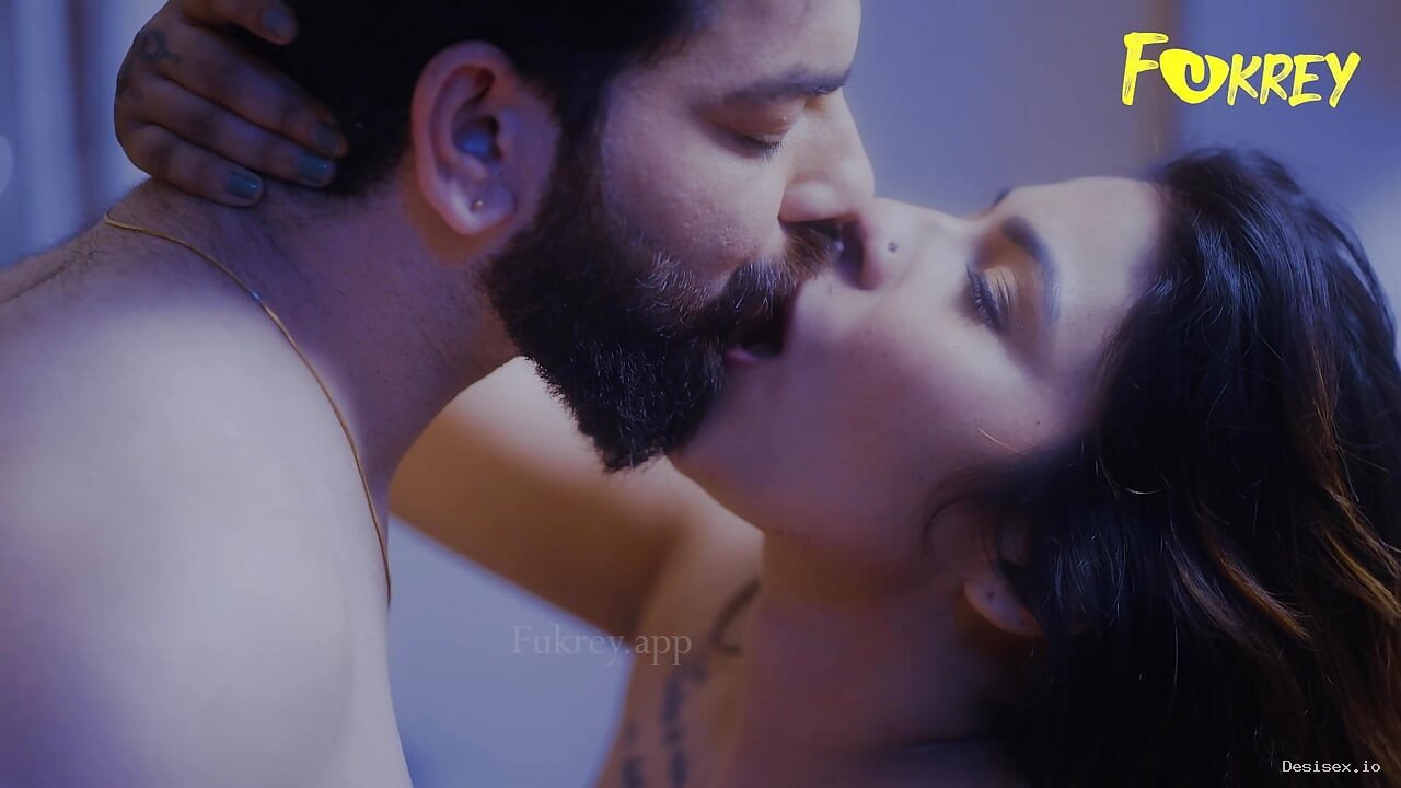 जन्मदिन की पार्टी मेरी प्रेमिका के साथ किया सेक्स,Triflicks