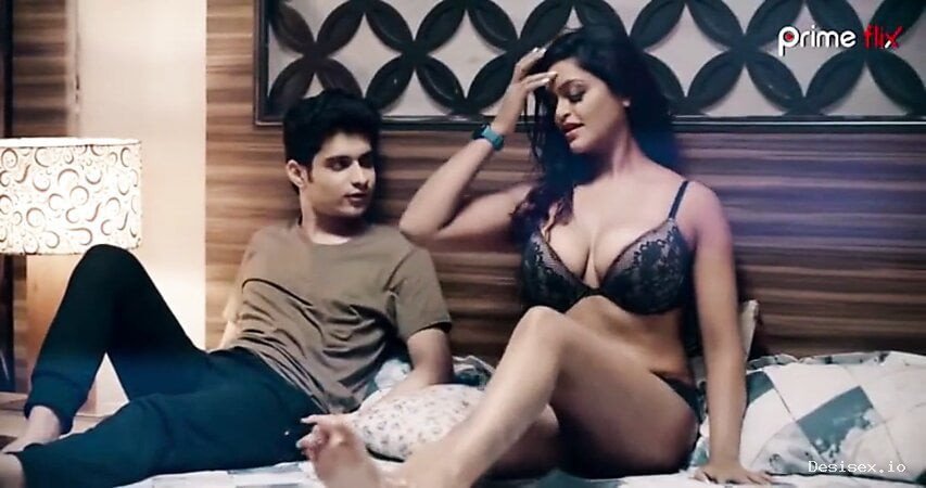 Young man seduced mature women, 2020 series,Jerk Off with Real Girls in a Sex Chat