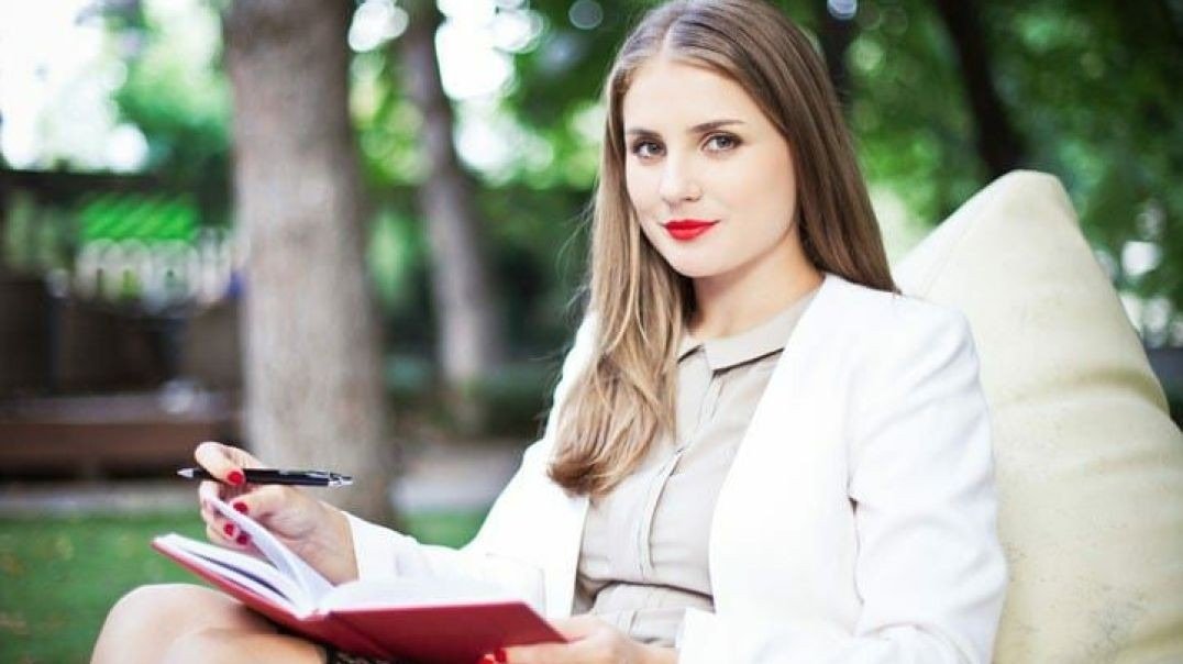 Cute Actress Zina Esepciuc Flashes her Pussy in Rodin – XMaza